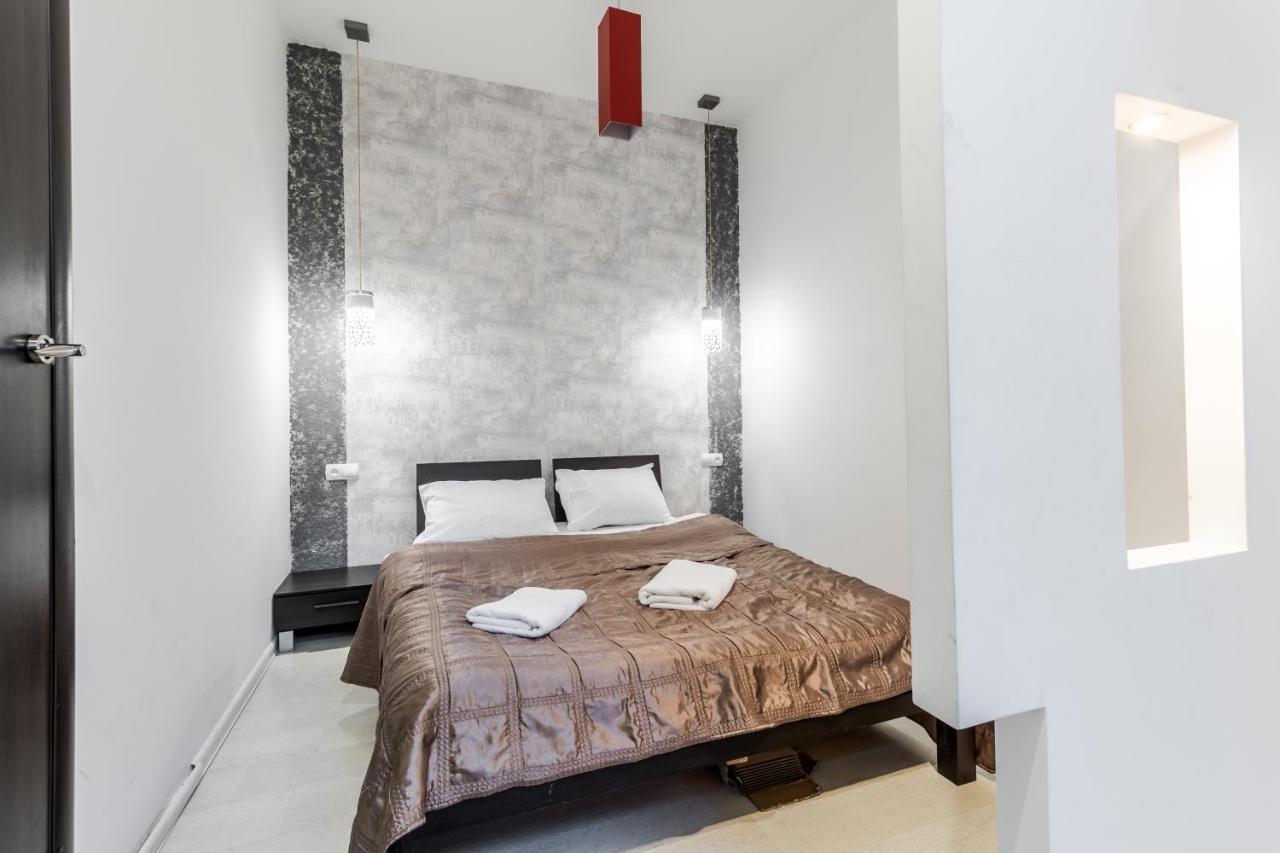 לבוב Black And Red Squares Apartment מראה חיצוני תמונה