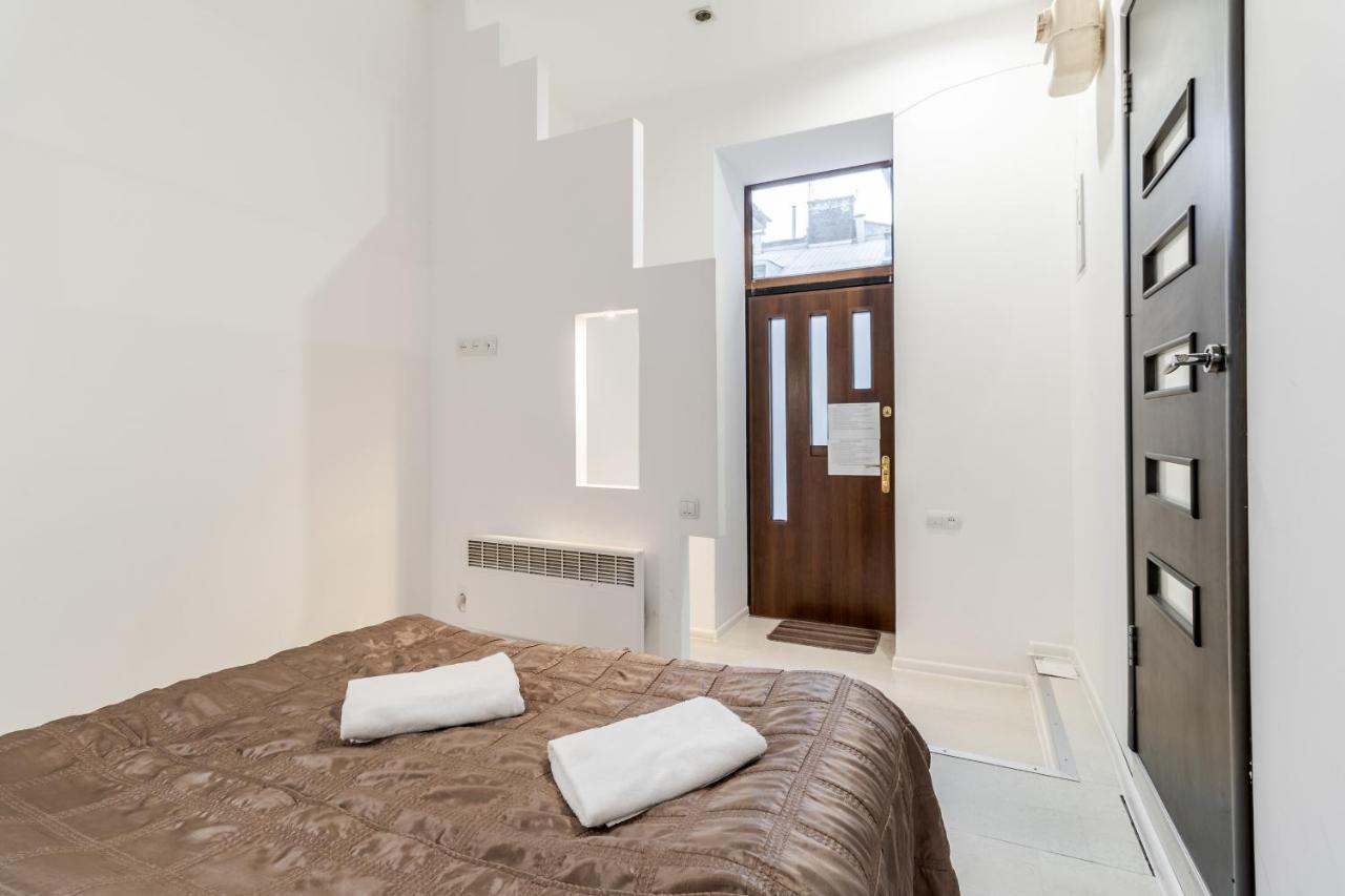 לבוב Black And Red Squares Apartment מראה חיצוני תמונה